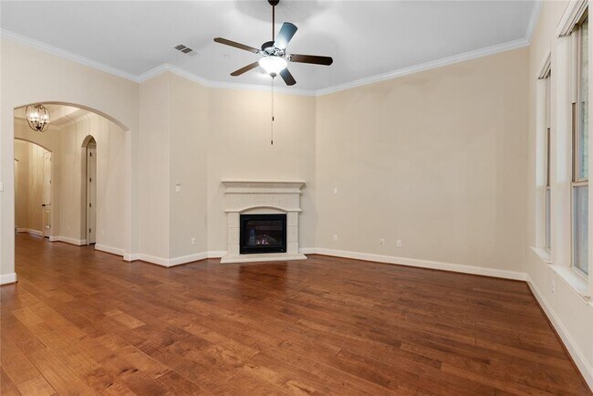 Building Photo - 208 Maxwell Way