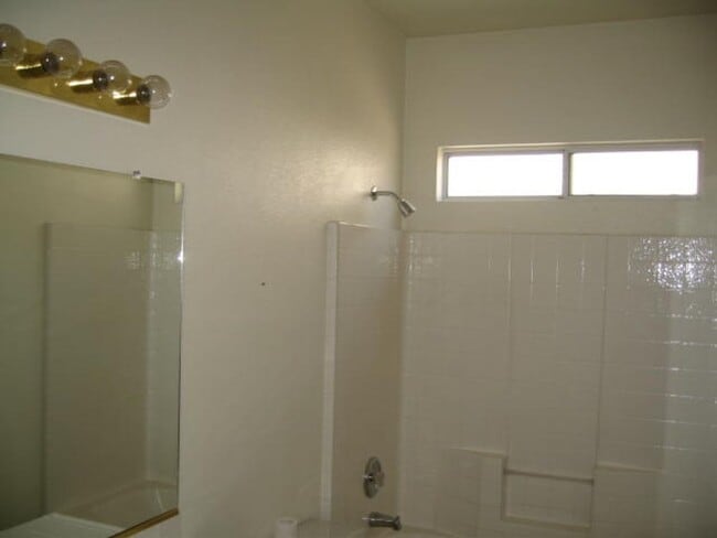 Building Photo - N.E. Fresno Newer Home, 3 car Garage, Like...