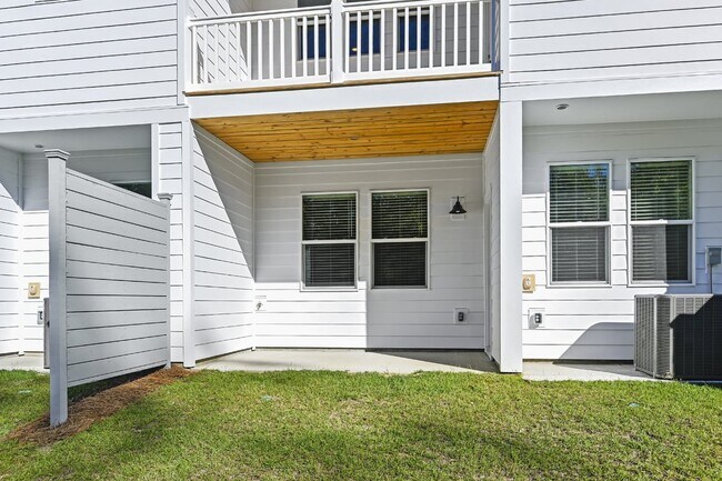 Building Photo - 9413 Sun Fountain Dr