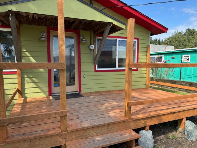 Building Photo - Gooseberry Point 2 Bed 1 Bath