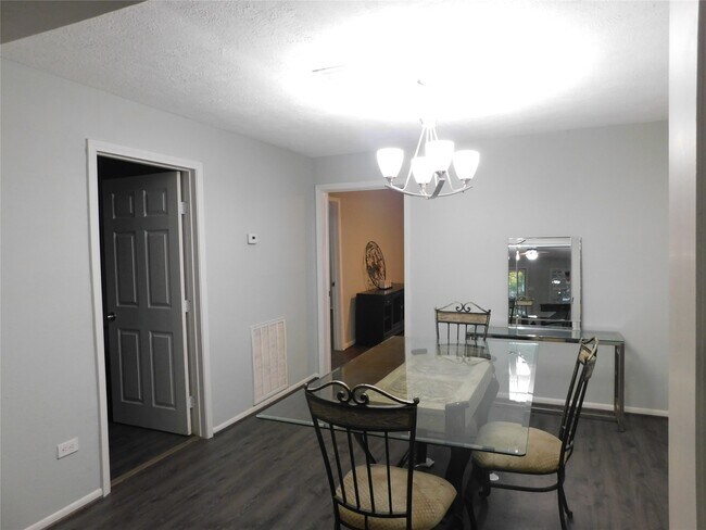 Building Photo - 1912 Sam Wilson St