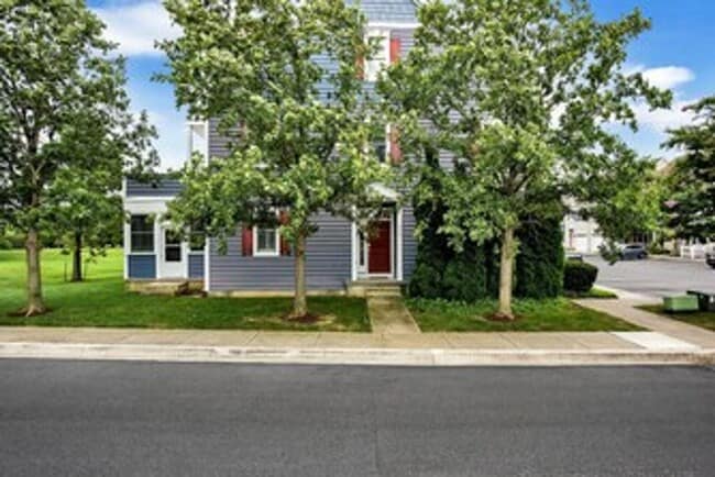 Building Photo - Great Lewes/Rehoboth location! Furnished 3...