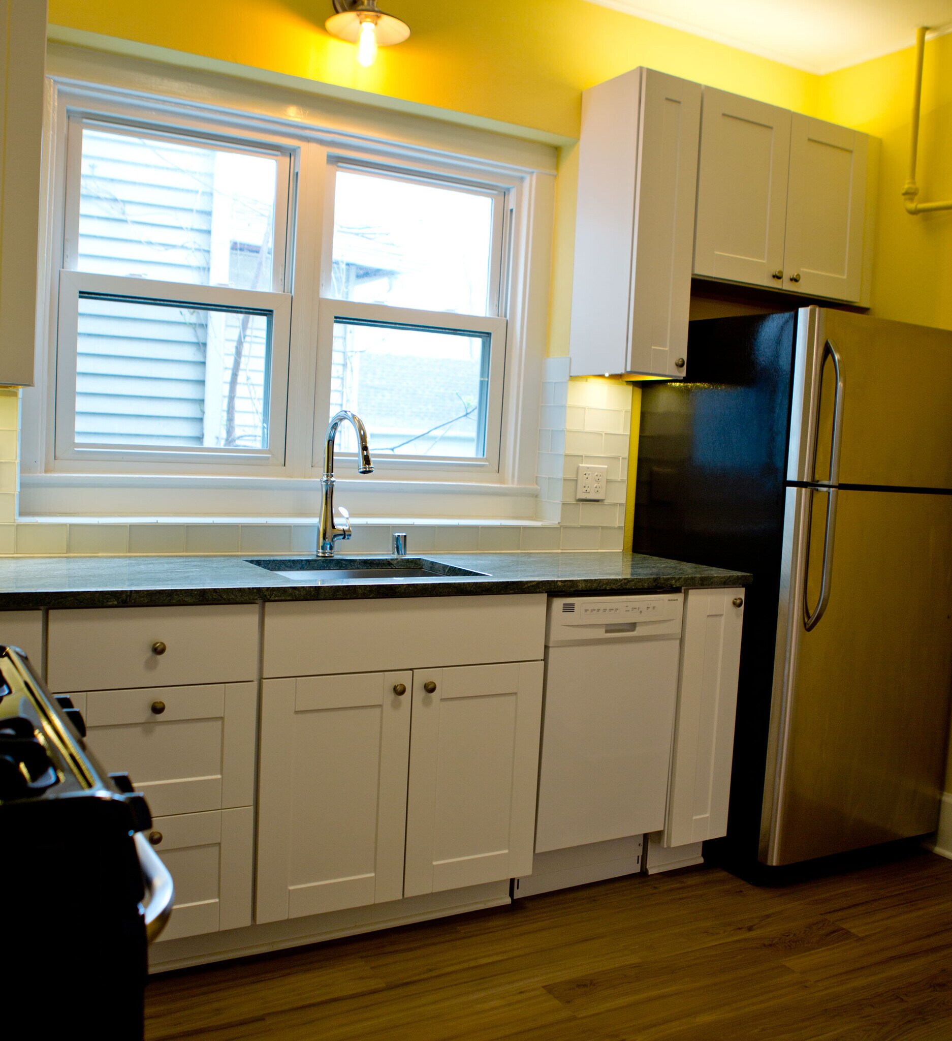 Building Photo - 225 Buell St