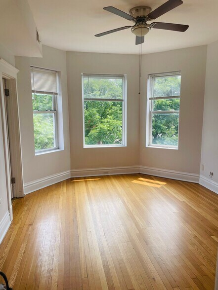 Building Photo - 3928 N Mozart St