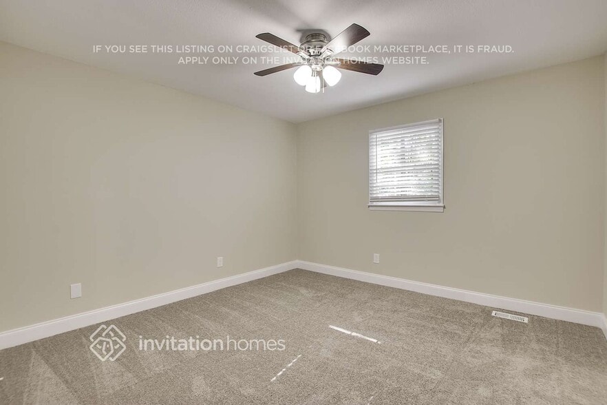 Building Photo - 3995 Willowbrook Dr