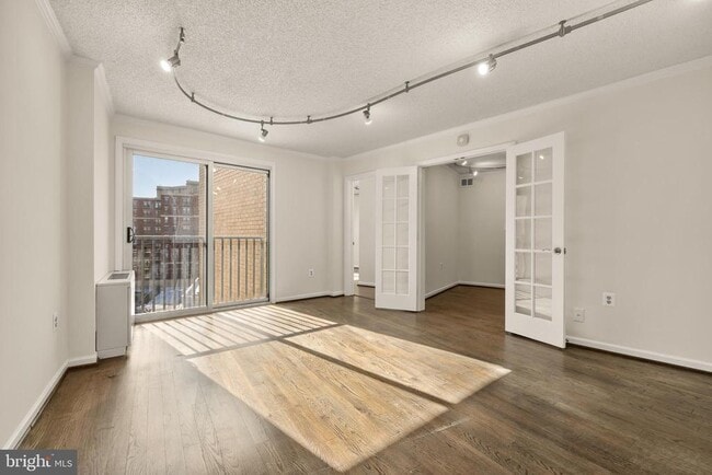 Building Photo - 1239 Vermont Ave NW