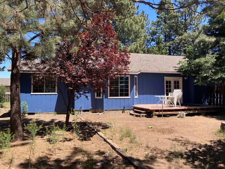 Building Photo - 60637 Devon Cir