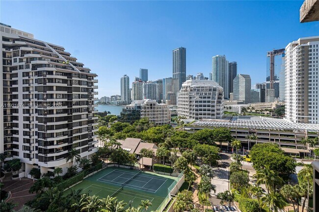 Building Photo - 540 Brickell Key Dr
