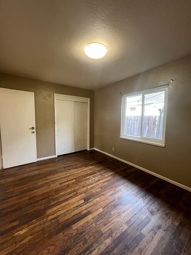 Building Photo - 1-Bedroom 1-Bathroom apartment in Whitaker