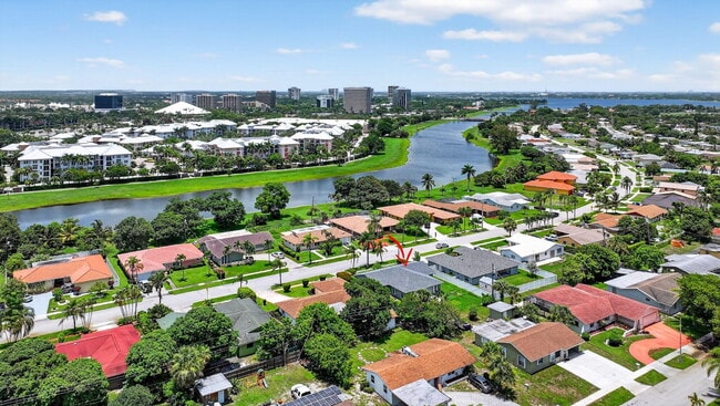 Building Photo - 600 S Mangonia Cir