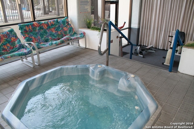 Building Photo - 7701 Wurzbach Rd