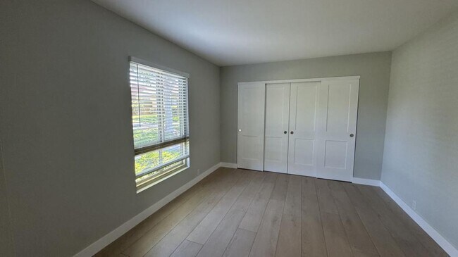 Building Photo - 10541 Caminito Baywood