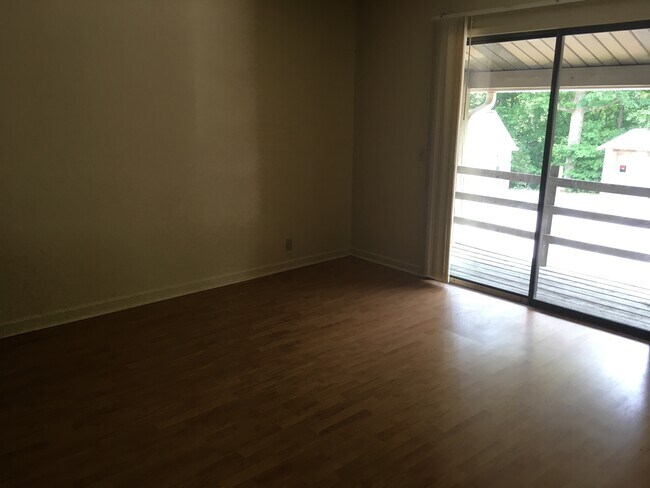 Building Photo - Robinwood Apartments