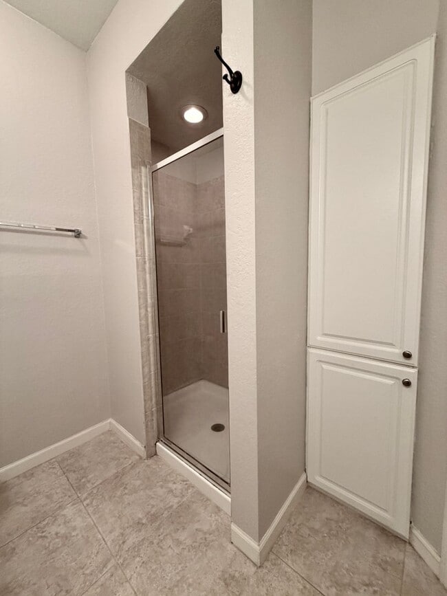 Building Photo - 8539 Gate Pkwy W