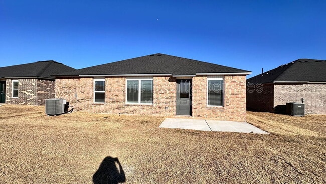 Building Photo - 16201 Harvester Dr