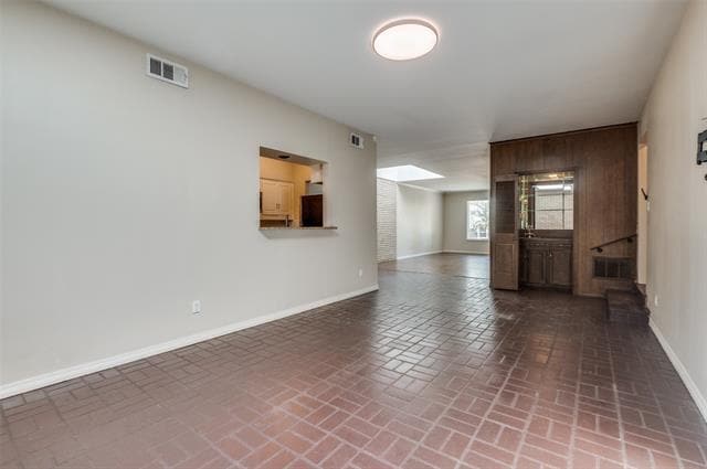 Building Photo - 7434 Wellcrest Dr