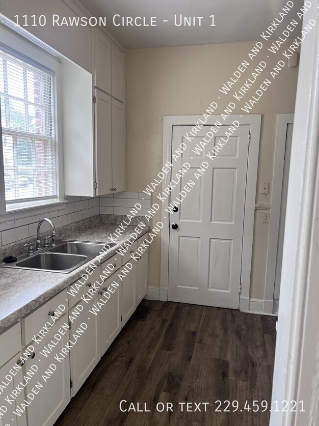 Building Photo - 1110 Rawson Cir