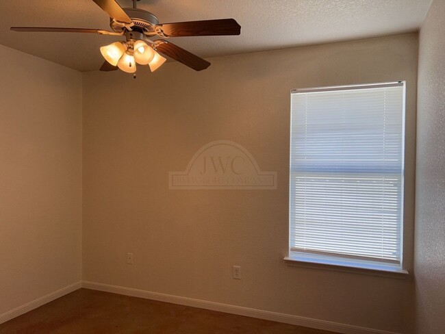 Building Photo - 1400 Powder River Dr