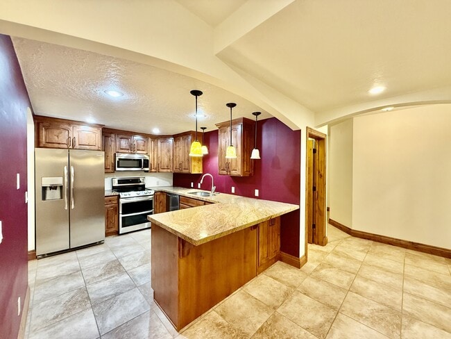 Building Photo - 6819 S Greenfield Way