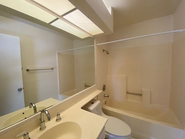 Building Photo - Walking Distance to Girsh Park - 3+2.5 COND - 2 CAR GARAGE - Pool - Hot Tub