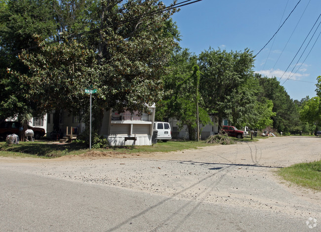 Building Photo - Summer Wood Mobile Home Park