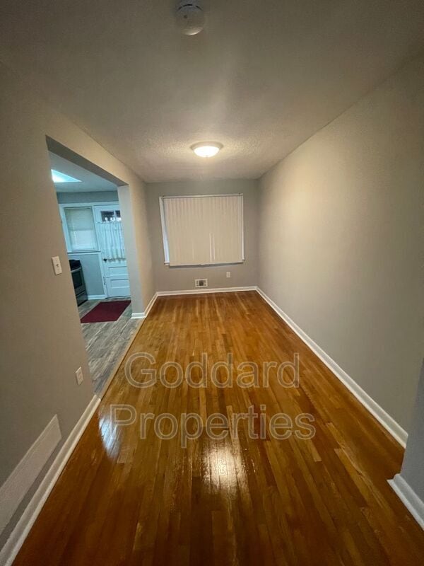 Building Photo - 2221 Southorn Rd