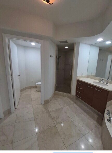 Building Photo - 3630 Gardens Pky