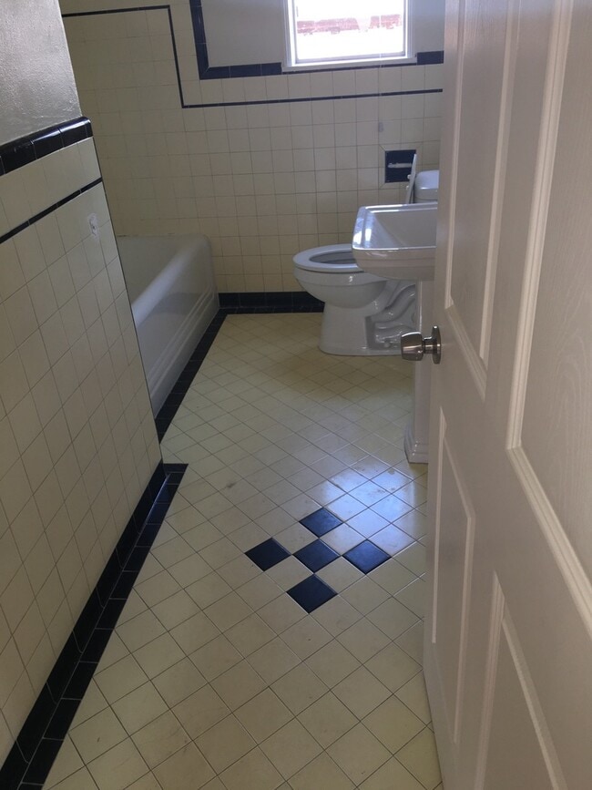 Building Photo - VOGT-120 West Pacheco