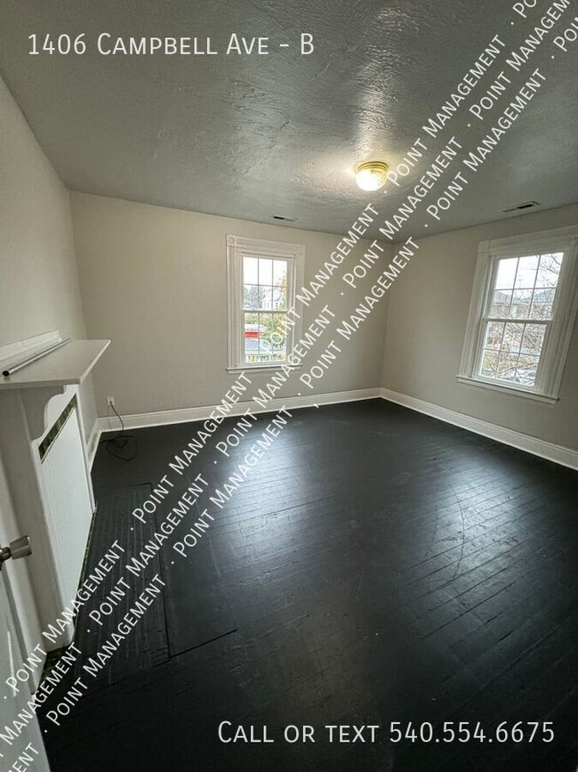 Building Photo - Spacious 2 Bedroom 1 Bath Apartment