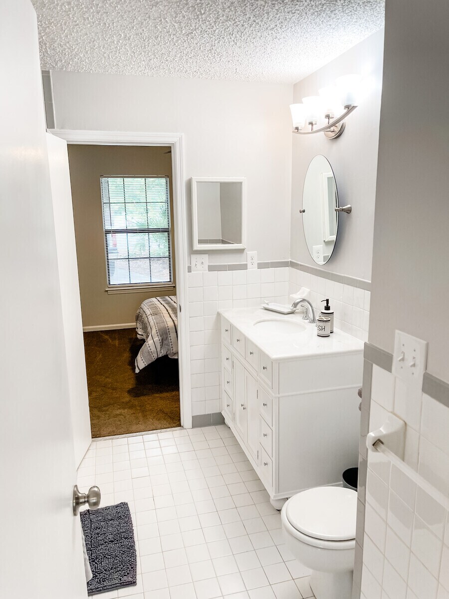 Building Photo - 120 Wisteria Ct