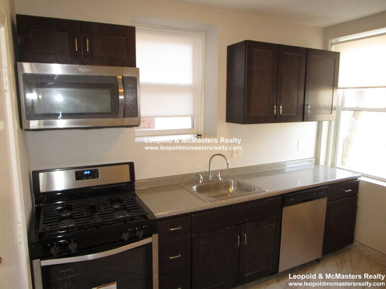 Building Photo - 136 Chiswick Rd