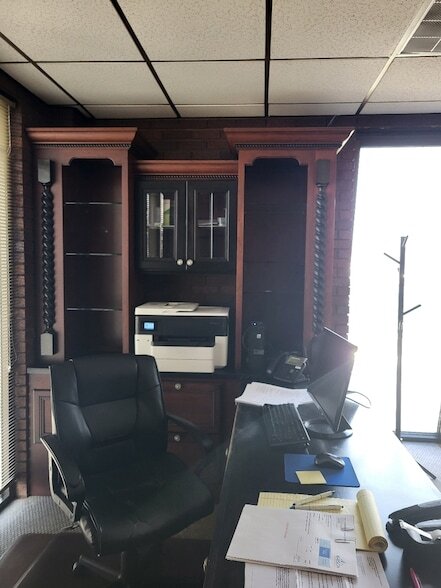 Building Photo - 7851 Ogden Ave