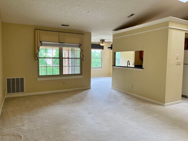 Building Photo - 1717 Landmark Dr