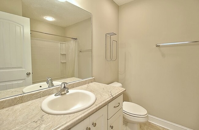 Building Photo - 771 Live Oak Church Rd