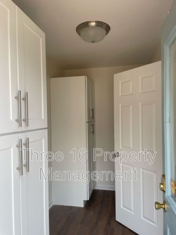 Building Photo - 4207 Fairfield Cir