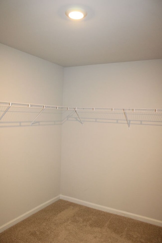 Building Photo - 3 Bedroom 2 .5 Bath Townhome Hephzibah!