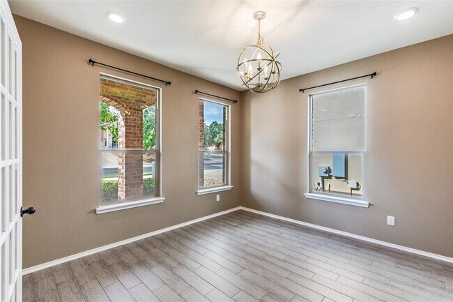 Building Photo - 1205 Half Hitch Trl