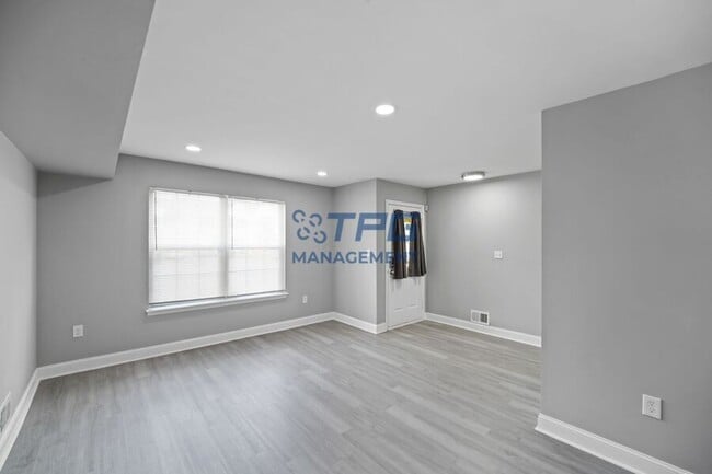 Building Photo - 269 Hazlitt Way