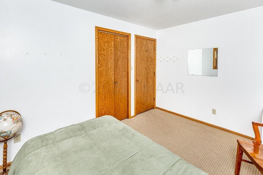 Building Photo - 1417 16 1/2 St S