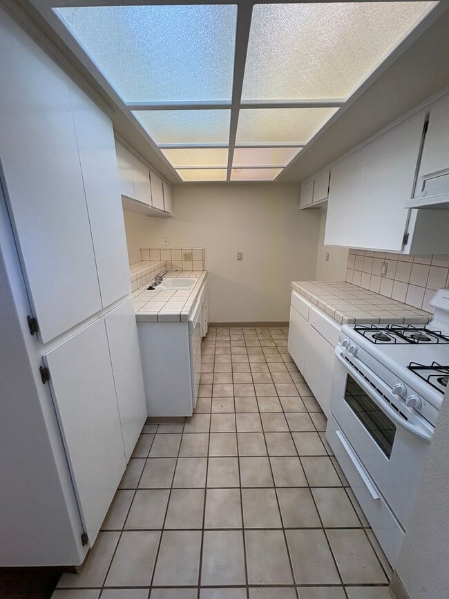 Building Photo - NW Condo coming soon!