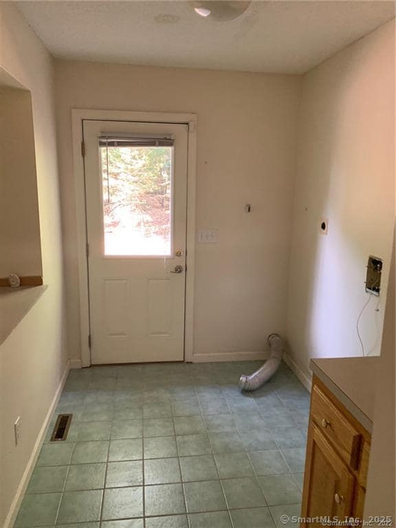 Building Photo - 380 Huckleberry Hill Rd