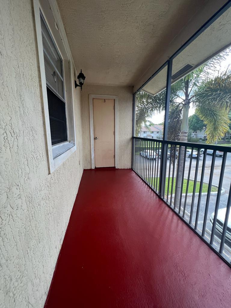 Building Photo - 1257 SW 46th Ave