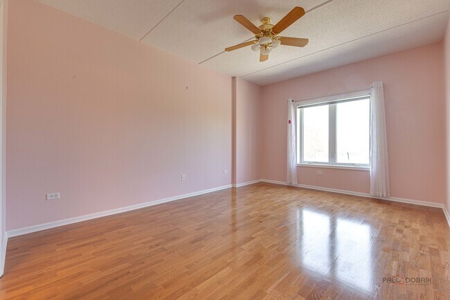 Building Photo - 799 Graceland Ave