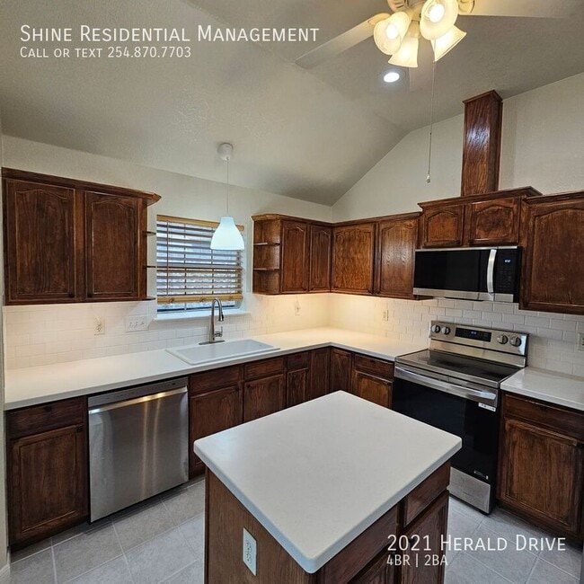 Building Photo - 2021 Herald Dr