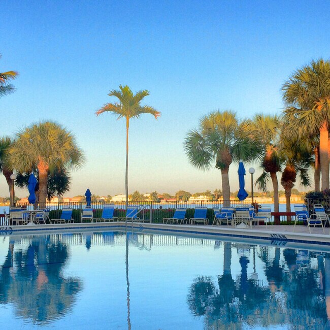 Building Photo - 107 Half Moon Cir