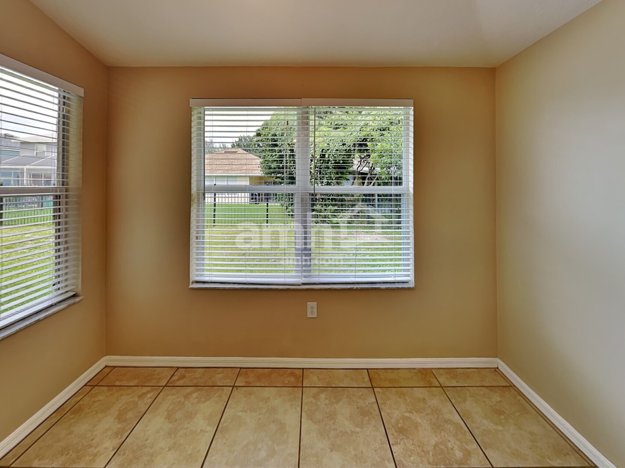 Building Photo - 15505 Martinmeadow Dr