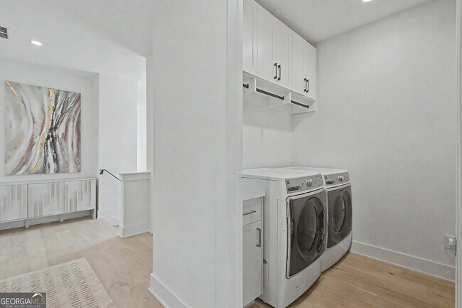 Building Photo - 270 4th St