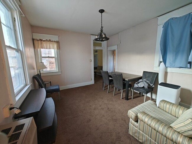 Building Photo - 28 W Franklin St