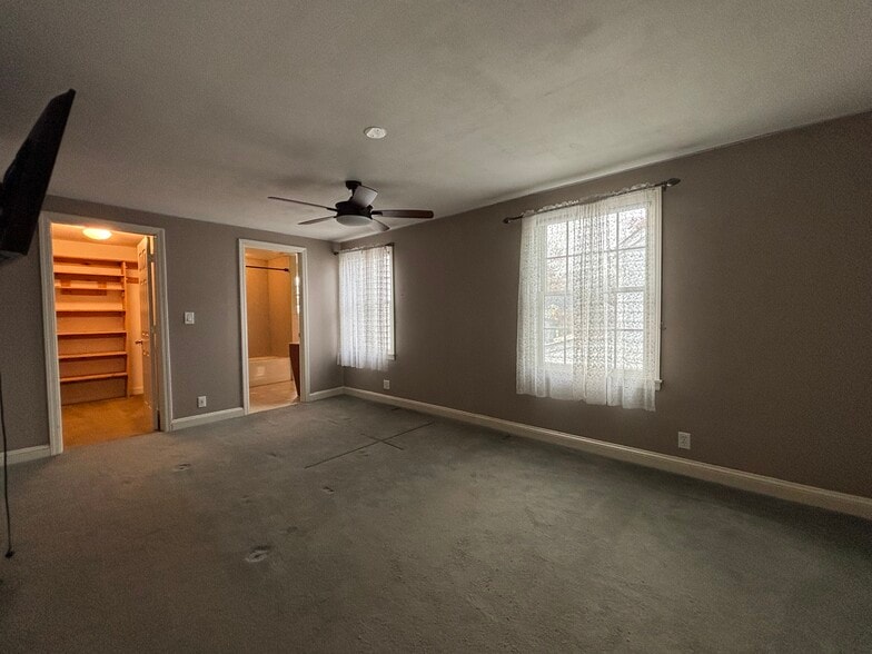 Building Photo - 434 W Inman Ave