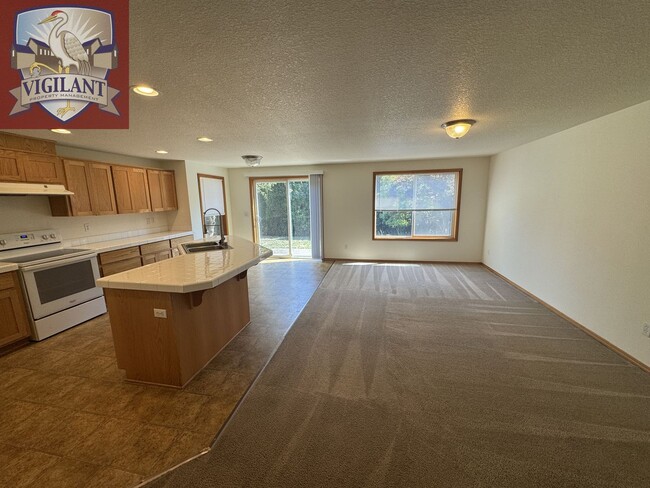 Building Photo - 1614 N Falcon Dr